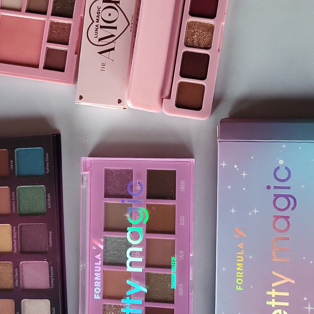 Eye Shadow palette 4 of them! all IPSY and all new in box